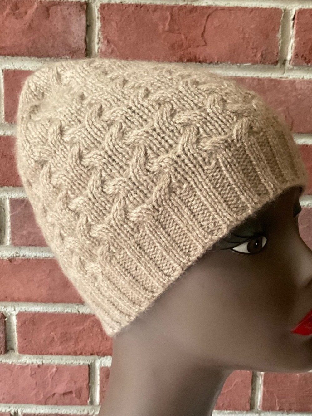 Carolina Amato NY Luxury 100% Cashmere Cable Knit Beige Beanie O/S Unisex NWOT